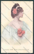 Artist Glamour Lady Cheeks That With Carnations Vie Roses postcard BB5251 – fronte
