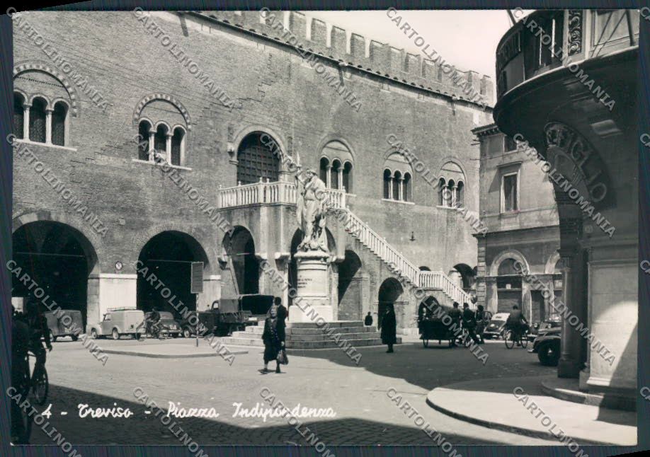 Treviso Città Piazza Indipendenza foto FG cartolina BB9497 – fronte