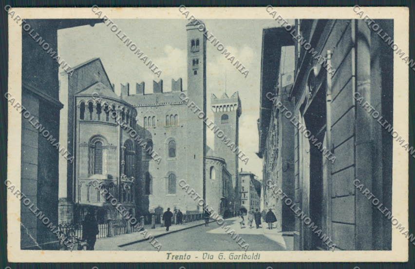 Trento Città Via Garibaldi PIEGA cartolina BB9868 – fronte