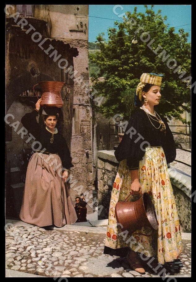 L'Aquila Scanno Costumi Abruzzo Portatrice acqua PIEGHINE FG cartolina GM0704 – fronte