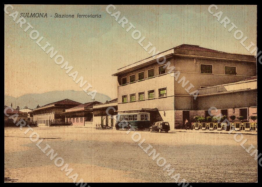 L'Aquila Sulmona Stazione ferroviaria Alterocca Autobus Auto FG cartolina GM0722 – fronte