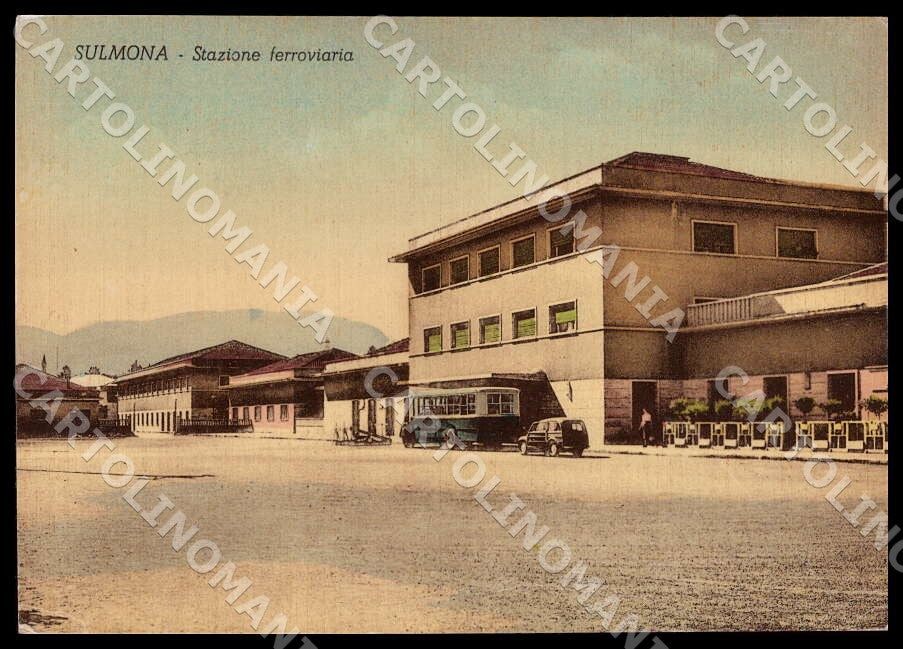L'Aquila Sulmona Stazione ferroviaria Autobus Auto Alterocca FG cartolina GM0723 – fronte