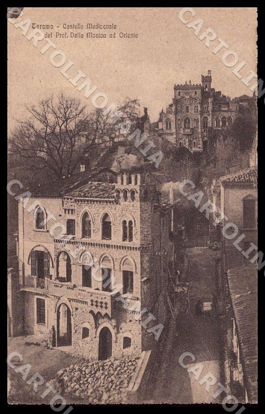 Teramo Città Castello Medioevale Professore Della Monica cartolina GM0989 – fronte