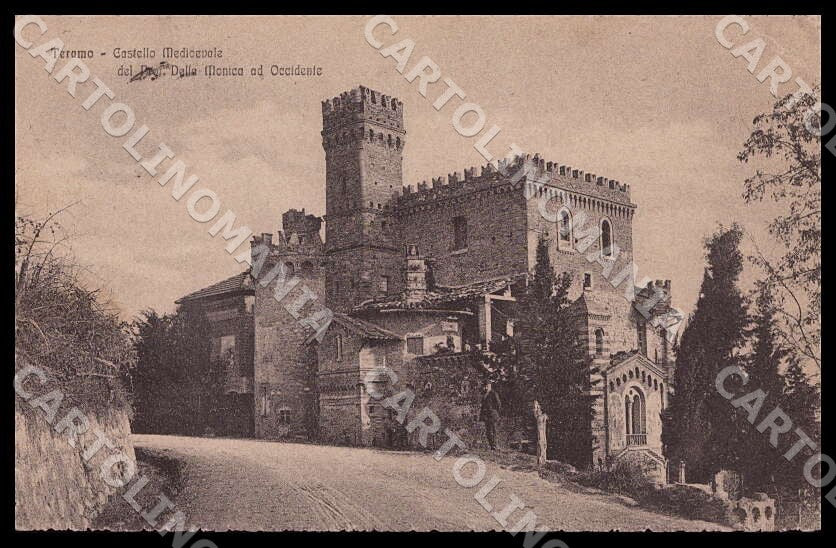 Teramo Città Castello Medioevale Professore Della Monica PIEGA cartolina GM0991 – fronte