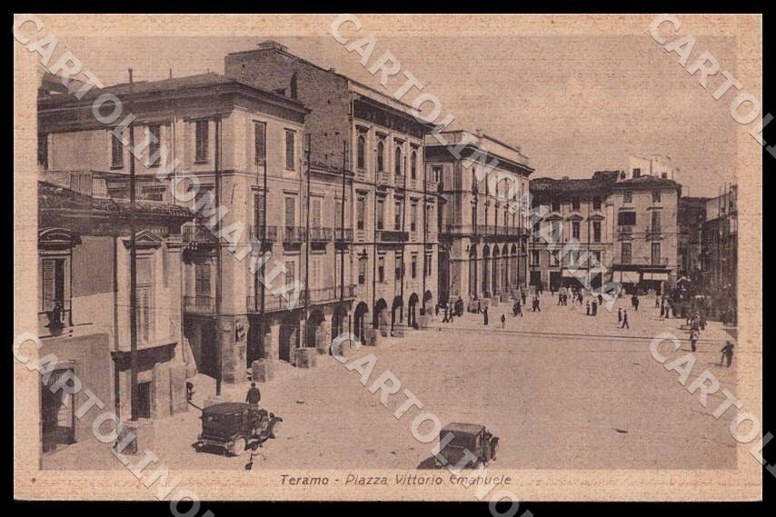 Teramo Città Piazza Vittorio Emanuele Auto cartolina GM0997 – fronte