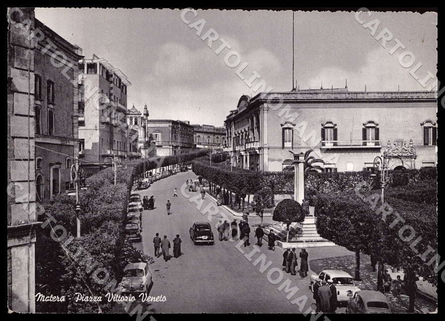 Matera Città Piazza Vittorio Veneto Auto PIEGATA FG Foto cartolina GM1774 – fronte