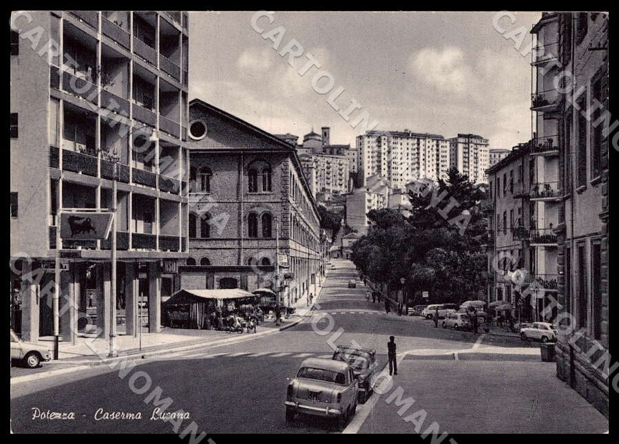 Potenza Città Caserma Lucana Auto FG Foto cartolina GM1823 – fronte