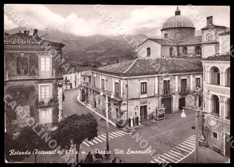Potenza Rotonda Piazza Vittorio Emanuele PIEGATA FG Foto cartolina GM1853 – fronte