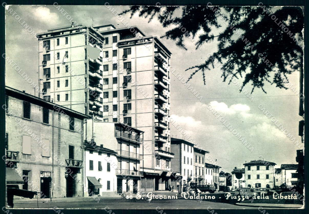 Arezzo San Giovanni Valdarno Piazza della Libertà FG cartolina JK0085 – fronte