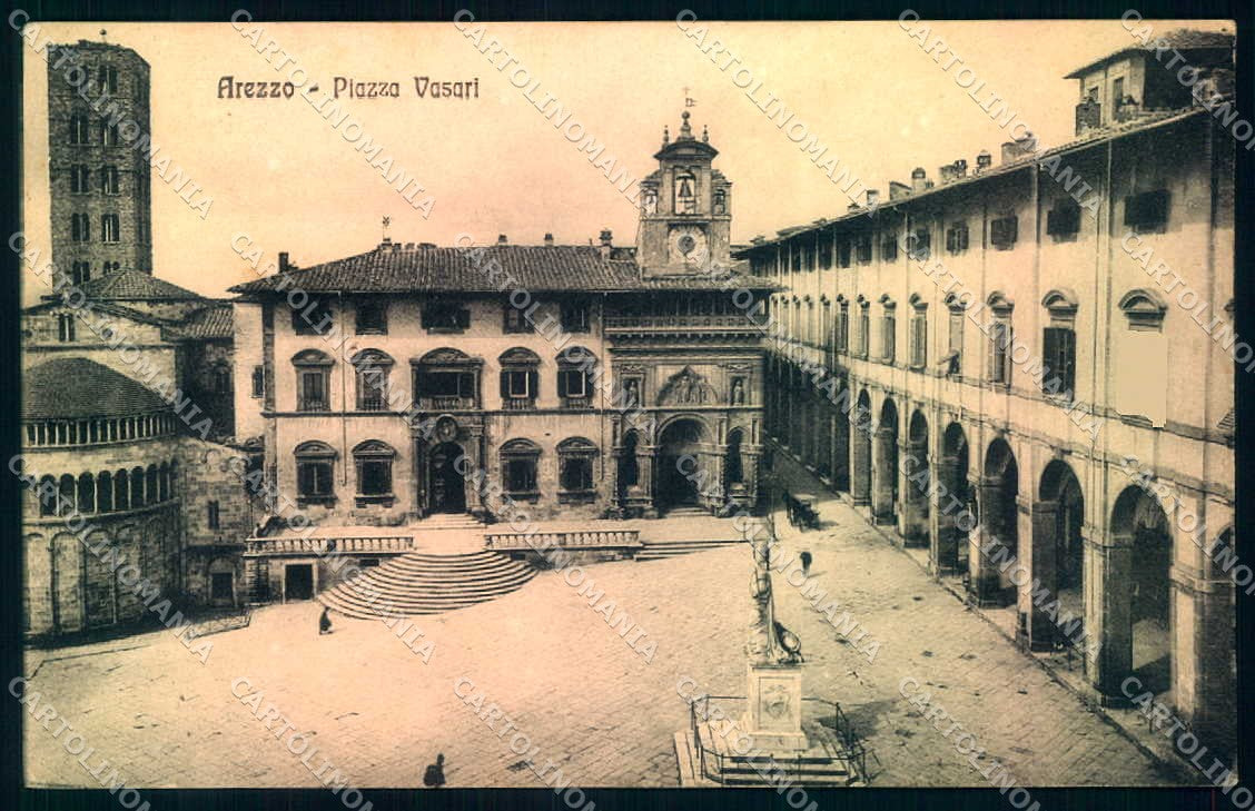 Arezzo Città Piazza Vasari cartolina JK0598 – fronte