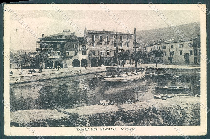 Verona Torri del Benaco Lago Garda Porto PIEGA ANGOLO cartolina JK4650 – fronte