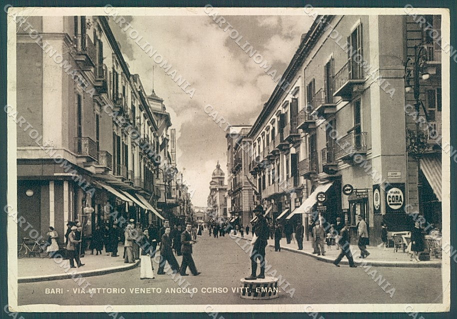 Bari Città Via Vittorio Veneto Vigile PIEGHINE Foto FG cartolina JK6578 – fronte