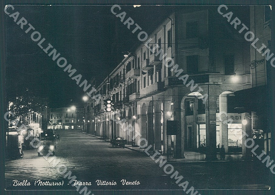 Biella Città Notturno Piazza Vittorio Veneto Foto FG cartolina JK7277 – fronte