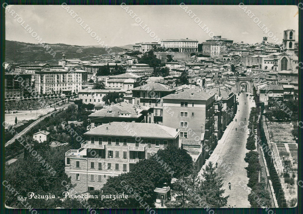 Perugia Città PIEGATA FG Foto cartolina KB4613 – fronte