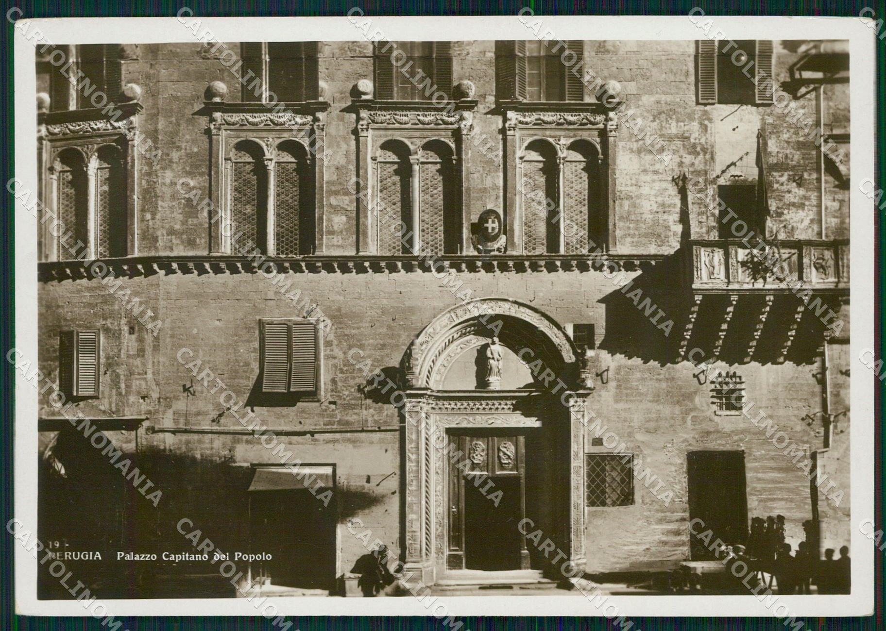 Perugia Città Palazzo Capitano del Popolo FG Foto cartolina KB4648 – fronte