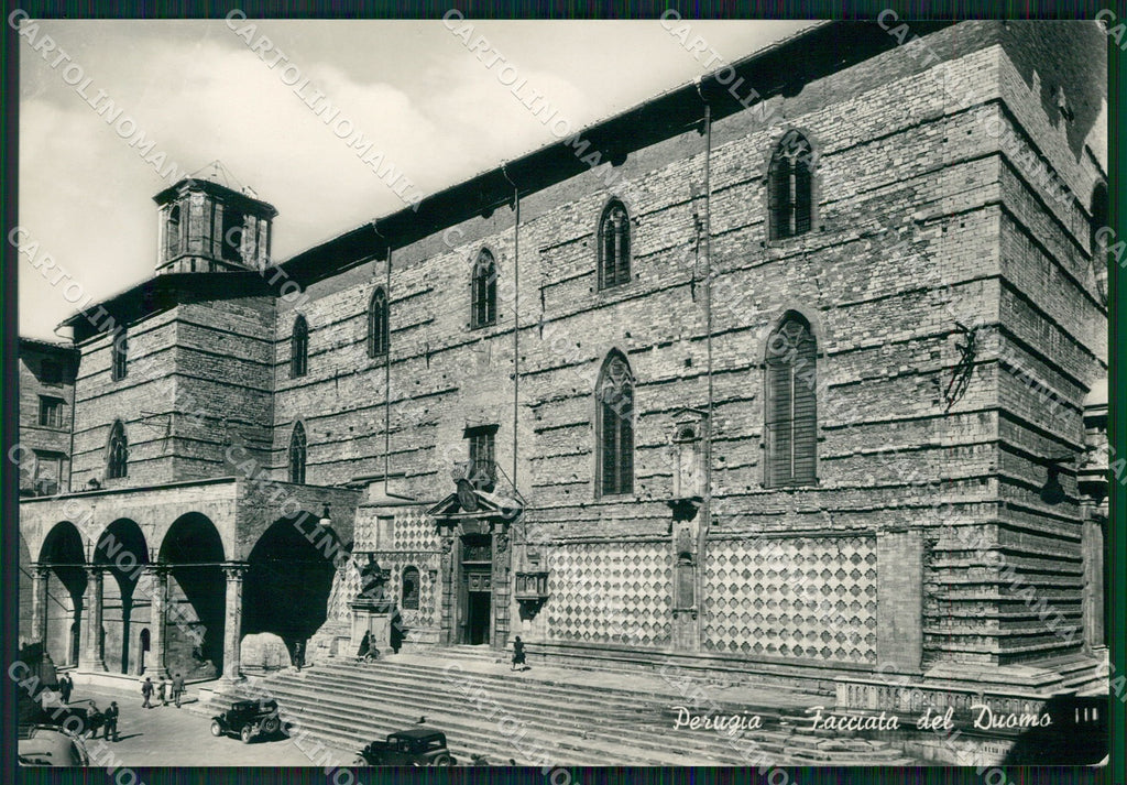 Perugia Città Duomo Auto FG Foto cartolina KB4656 – fronte