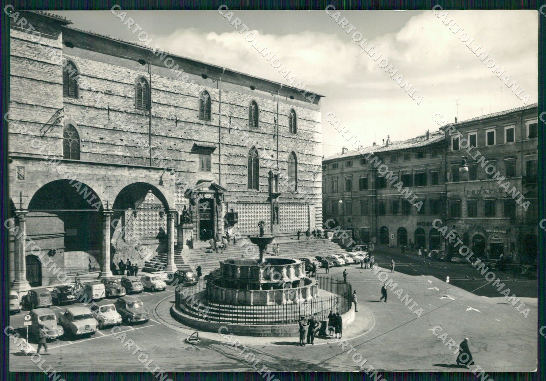 Perugia Città Auto FG Foto cartolina KB4663 – fronte