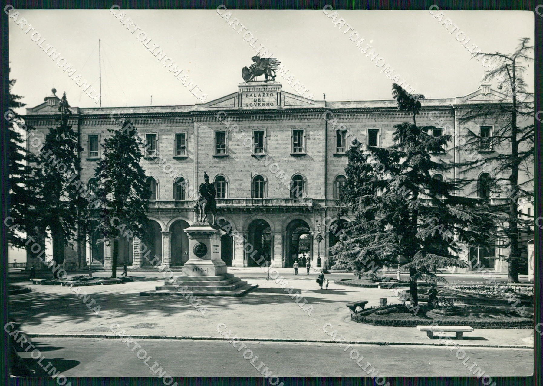 Perugia Città Palazzo del Governo FG Foto cartolina KB4693 – fronte