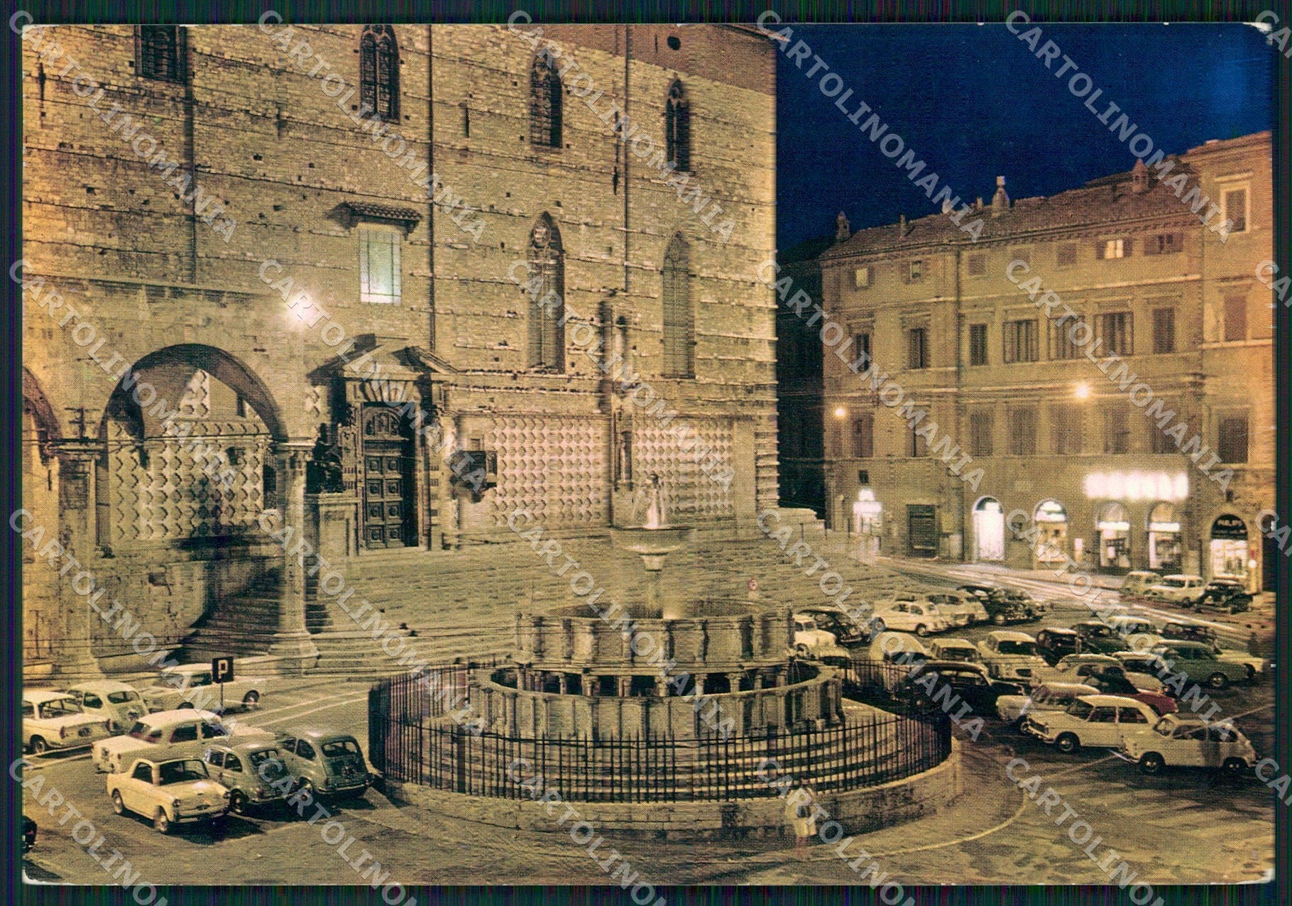 Perugia Città Fontana Maggiore Auto FG cartolina KB4722 – fronte
