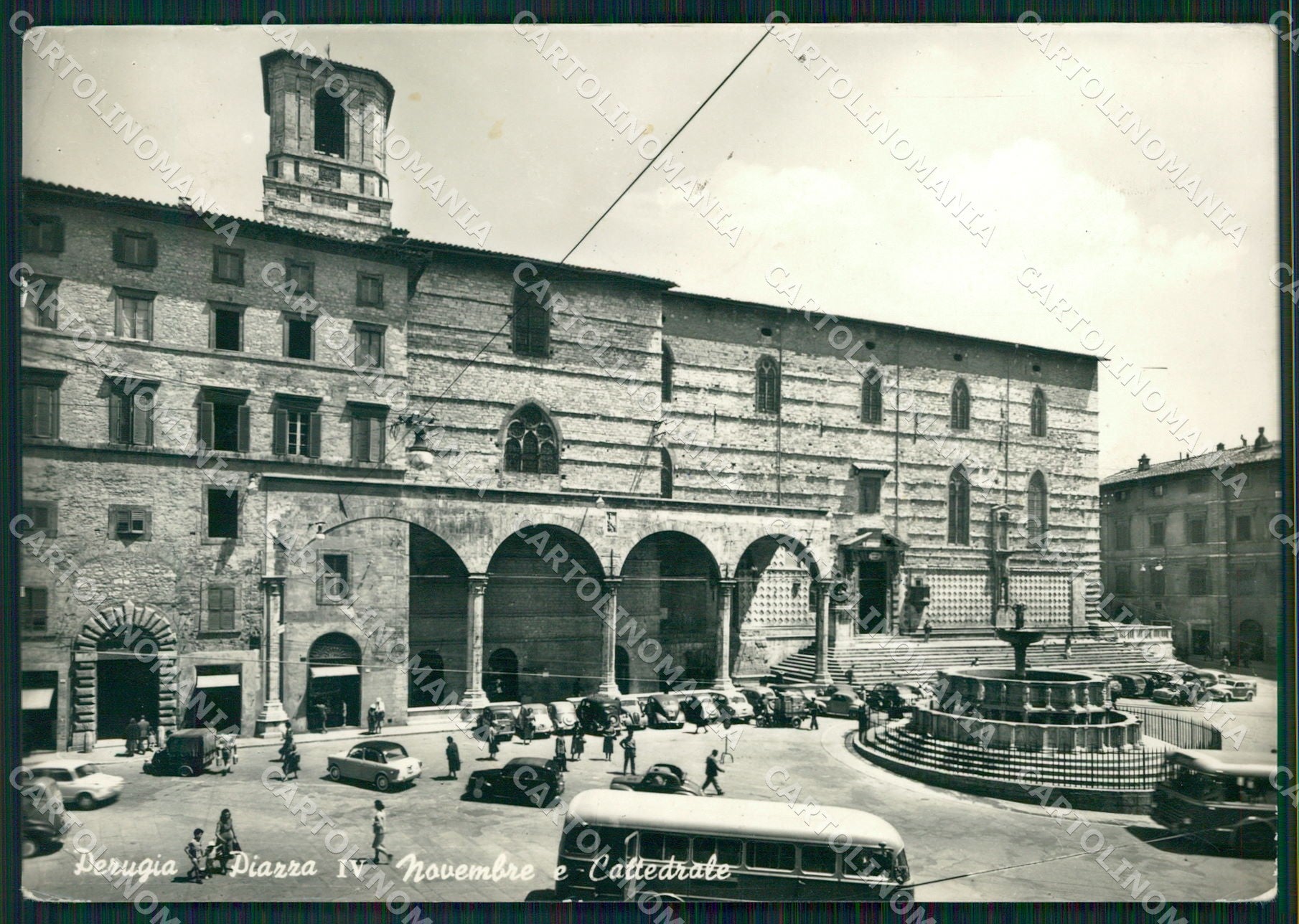 Perugia Città Corriera Auro FG Foto cartolina KB4750 – fronte