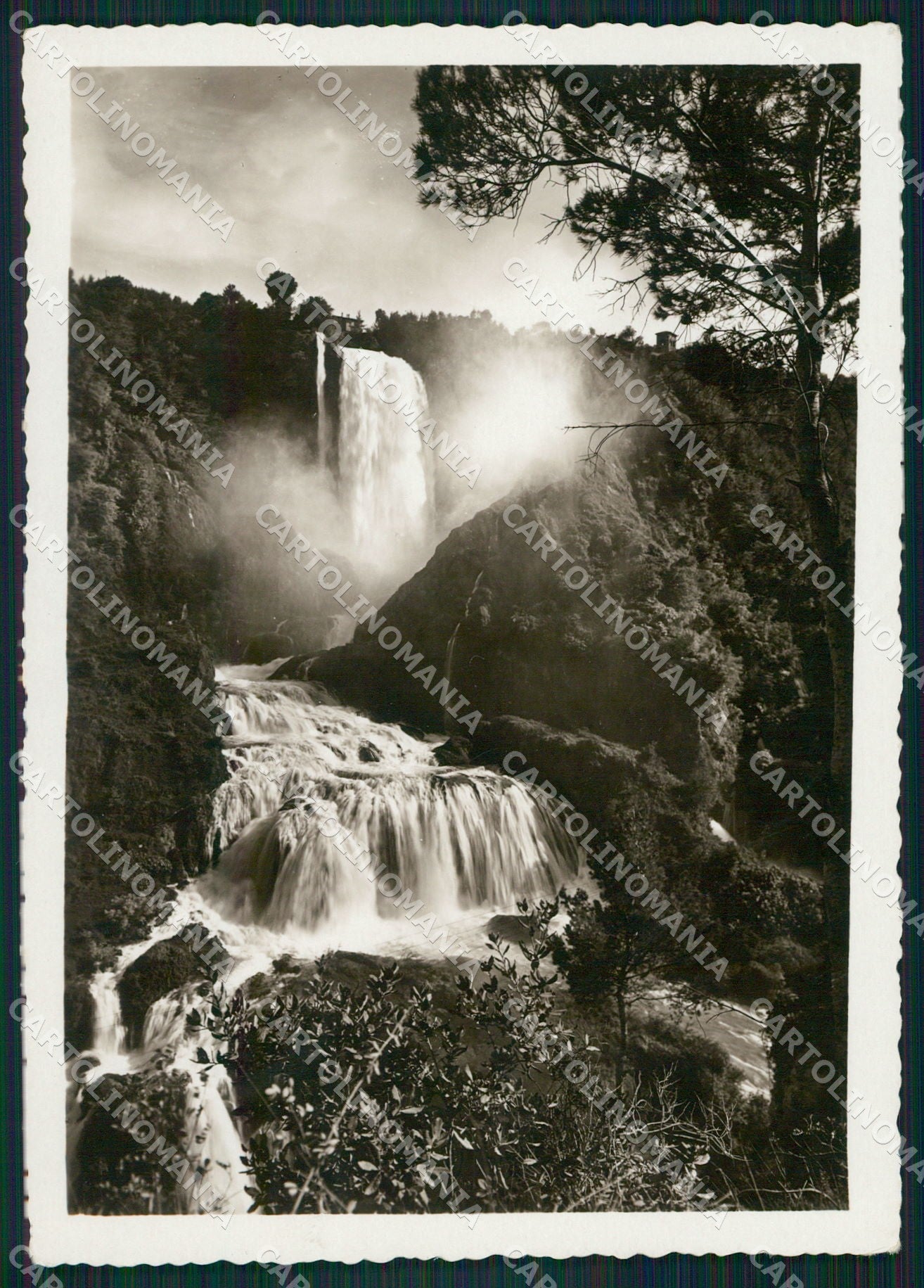 Terni Città Cascate delle Marmore PIEGA FG Foto cartolina KB5009 – fronte