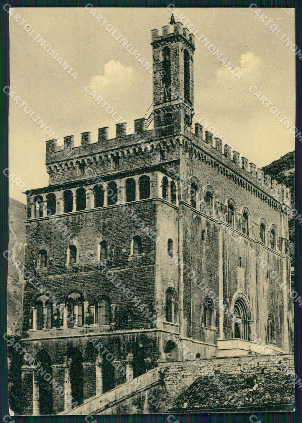 Perugia Gubbio Palazzo Consoli FG cartolina KB5030 – fronte