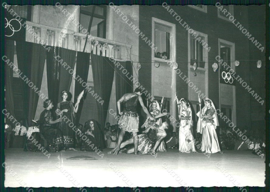 Crotone Città Costumi RETRO BIANCO Foto FG cartolina KF1811 – fronte