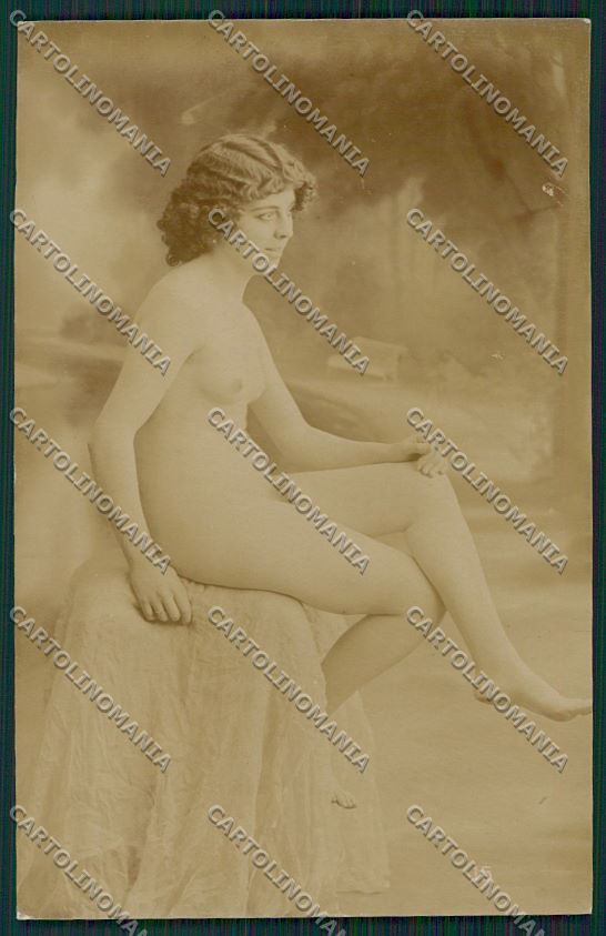 Risque Nude Lady WHITE BACK Real Photo postcard KS2661 – fronte