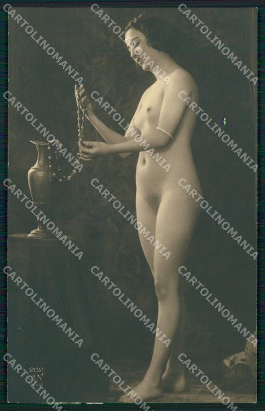 French Risque Nude Lady AN Paris WHITE BACK Real Photo postcard KS6556 – fronte