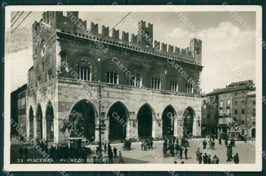 Piacenza Città Palazzo Gotico foto cartolina KS6956 – fronte