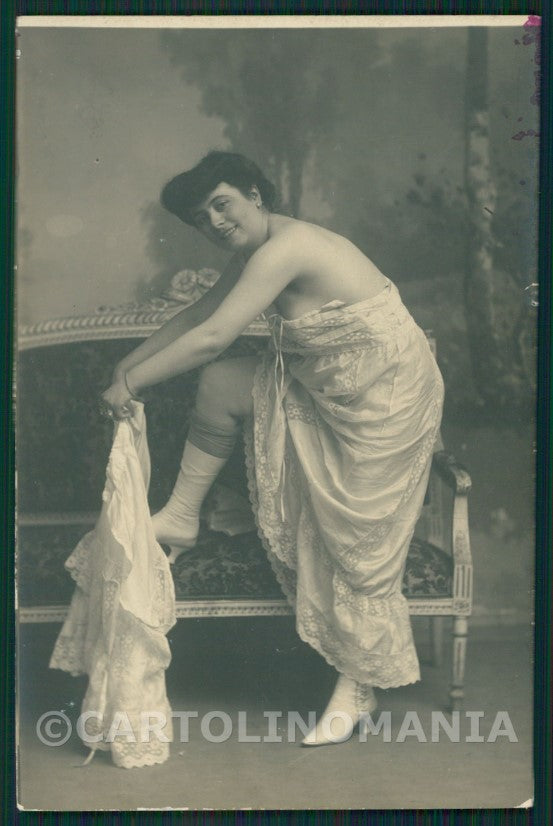 Risque Lady Stocking CREASE Real Photo postcard KS7579 – fronte