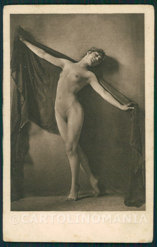 Risque Nude Lady CREASE postcard KS7636 – fronte