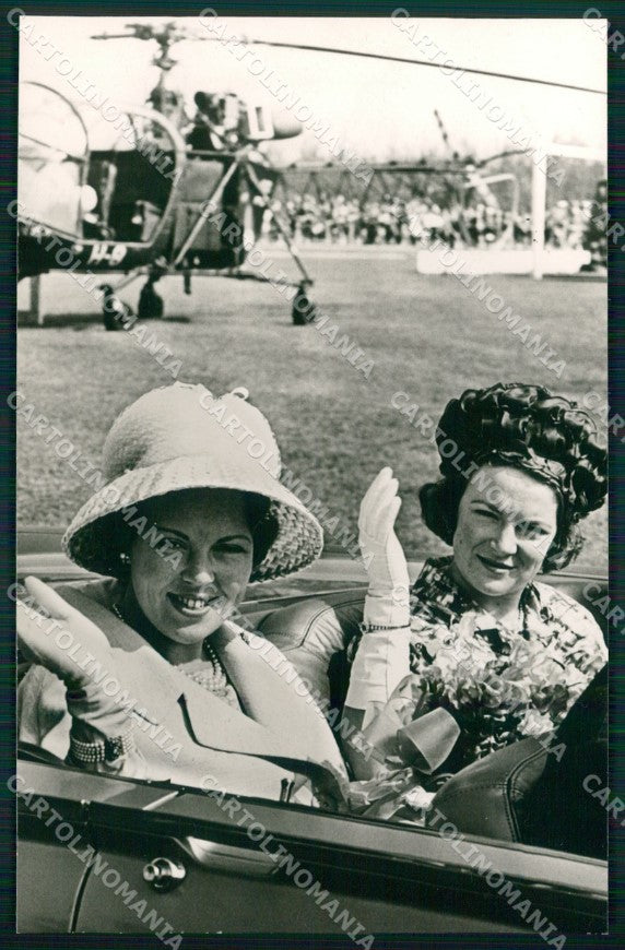 Royalty Netherlands Holland Beatrix TRIMMED real photo cartolina postcard KS9616 – fronte