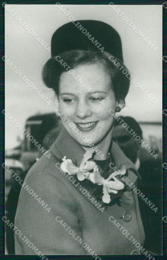 Royalty Denmark Royalty Queen Margrethe II WHITE BACK size RPPC postcard KS9878 – fronte