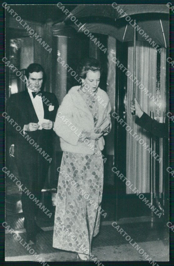 Royalty Denmark Royalty Queen Margrethe II WHITE BACK size RPPC postcard KS9894 – fronte