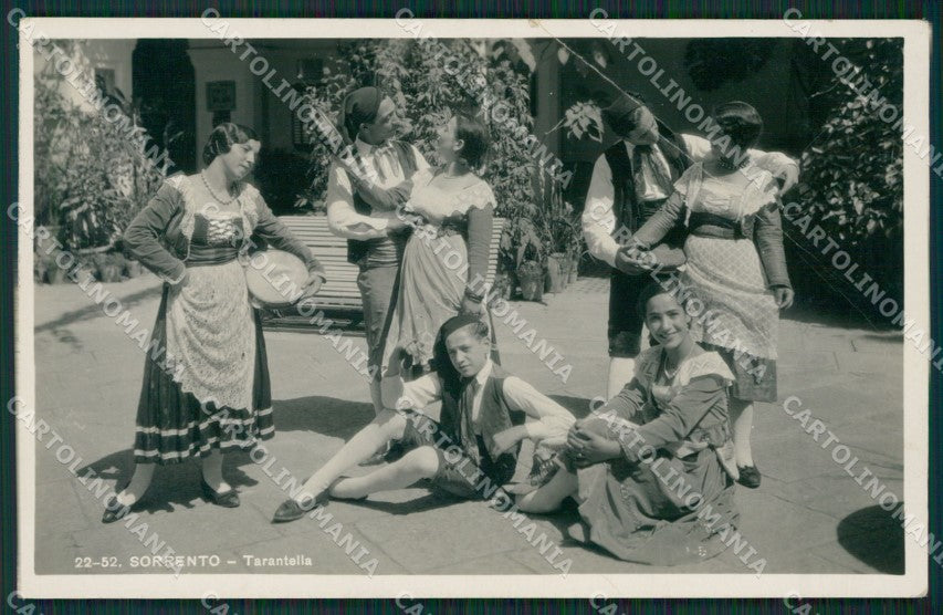 Napoli Sorrento Costumi PIEGA Foto cartolina KV2620 – fronte