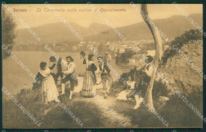 Napoli Sorrento Capodimonte Costumi cartolina KV2637 – fronte