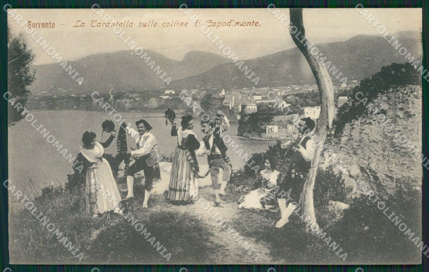 Napoli Sorrento Capodimonte Costumi cartolina KV2648 – fronte