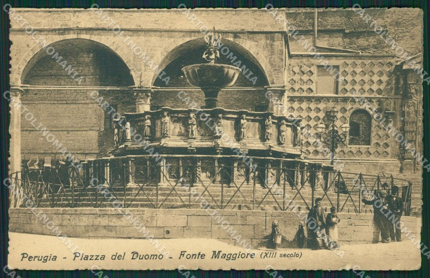 Perugia Città Fontana PIEGA cartolina KV3493 – fronte