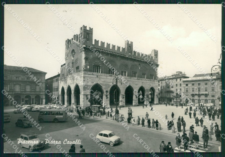 Piacenza Città Auto Corriera Foto FG cartolina KV7027 – fronte