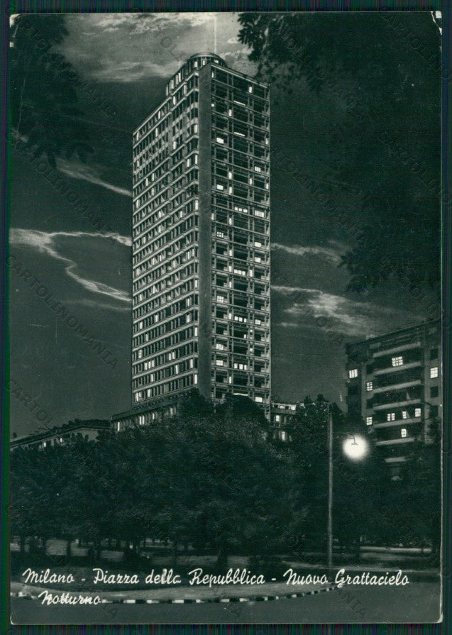 Milano Città PIEGHE Foto FG cartolina KV8381 – fronte