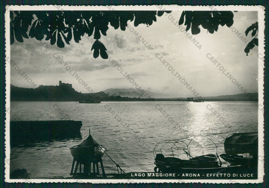 Novara Arona Lago Maggiore PIEGA FORO Foto FG cartolina KV8412 – fronte