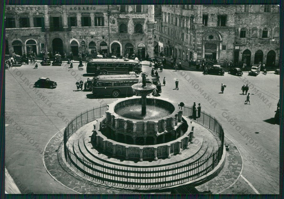 Perugia Città Corriere Auto Fontana Foto FG cartolina KV8501 – fronte