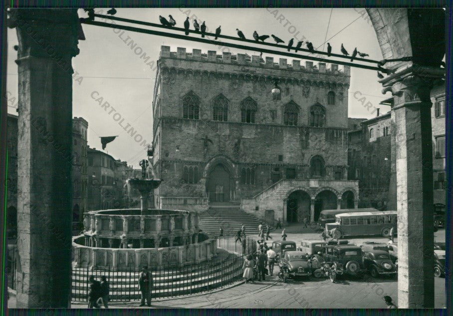Perugia Città Corriere Auto Comune Foto FG cartolina KV8502 – fronte