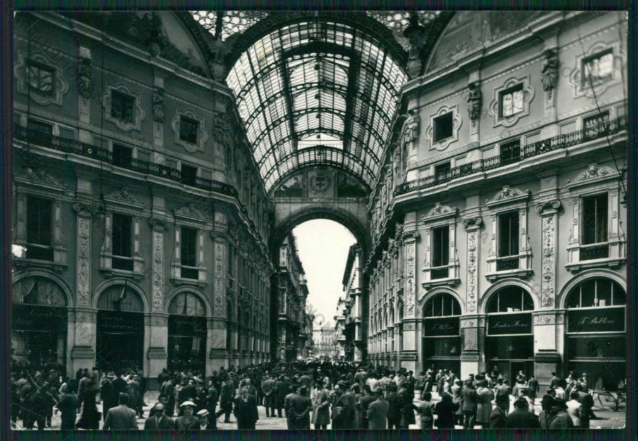 Milano Città PIEGHINA Foto FG cartolina KV9337 – fronte