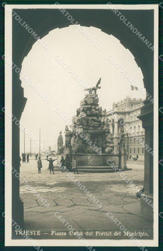Trieste città Piazza Unità Portici Municipio Foto cartolina MT1370 – fronte