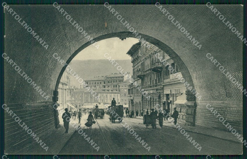 Trieste città Galleria Montuzza Carrozze cartolina MT1374 – fronte