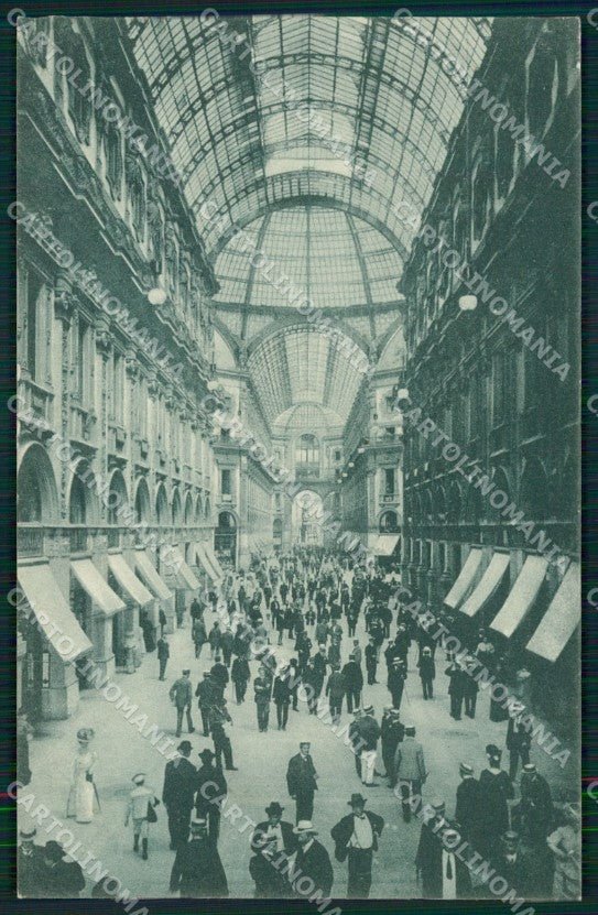 Milano città Galleria Vittorio Emanuele PIEGHINA cartolina MT2050 – fronte