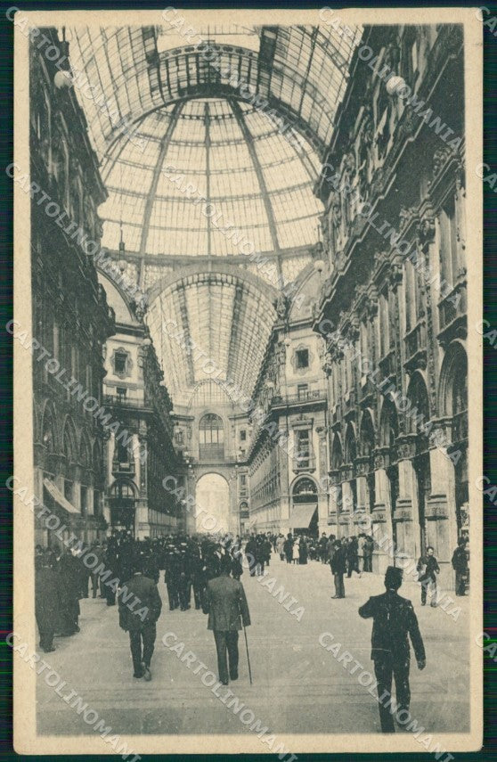 Milano città Galleria Vittorio Emanuele cartolina MT2052 – fronte