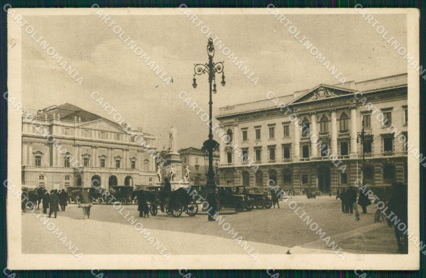 Milano città Teatro alla Scala Auto cartolina MT2057 – fronte